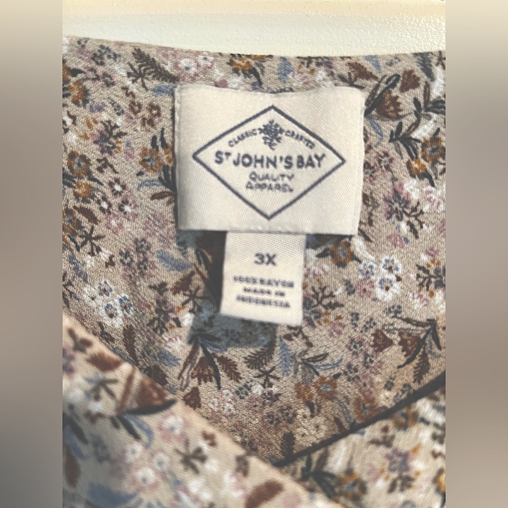 Flowery Women’s Blouse